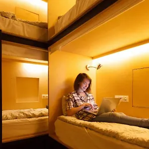 Central Baku Hostel بيت شباب